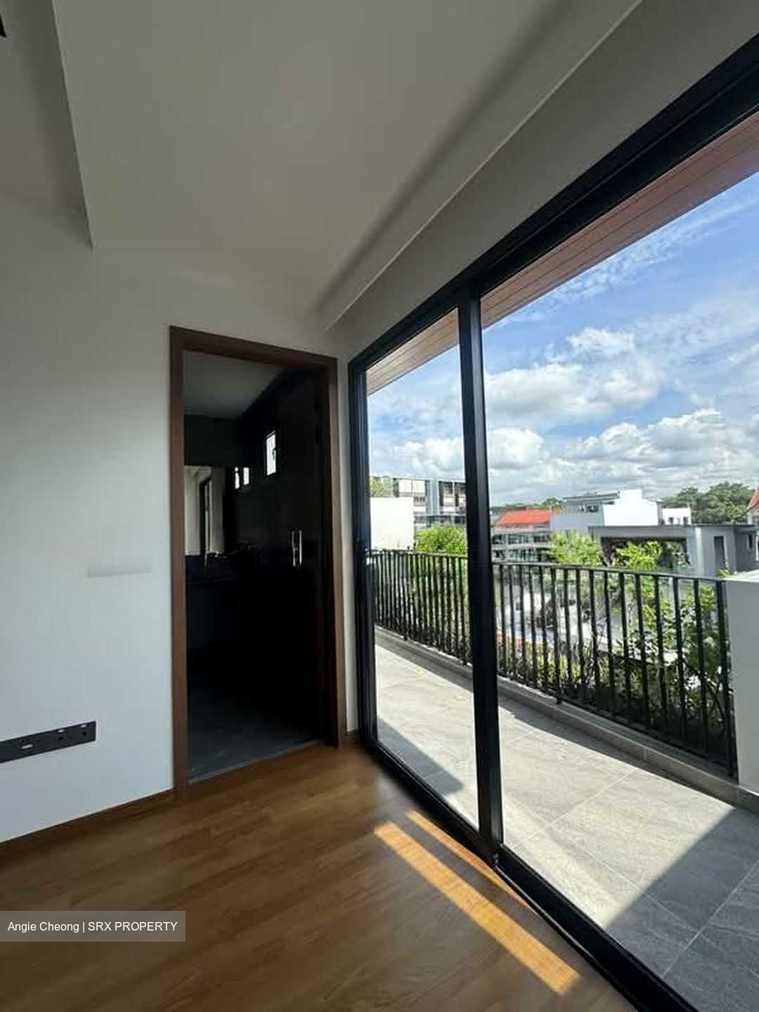Sembawang Straits Estate (D27), Terrace #611516031